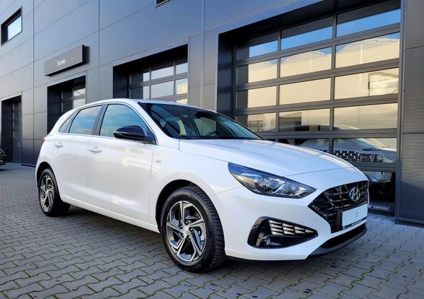 Hyundai I30 cena 98318 przebieg: 5, rok produkcji 2023 z Ostrzeszów małe 254